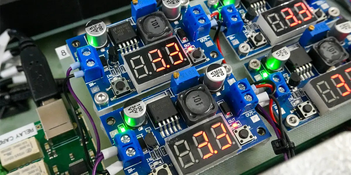 inside-close-63254-webp Inside closeup of internals of an In Circuit Test Fixture